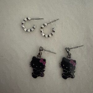 2/10 ✨Hello Kitty and Hoop Earrings